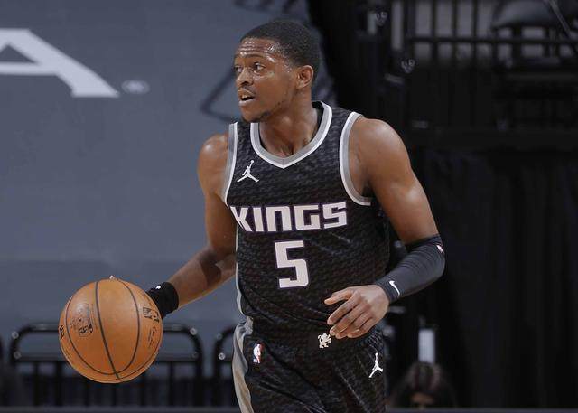 球速体育官网-末节之王！福克斯化身关键先生 国王近8战豪取7胜